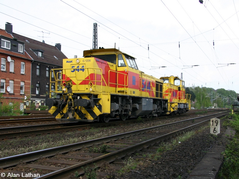 EH 544 EOS 25 Apr 2008
Vossloh G1206 1001151/2002
NVR 92 80 1275 851-4 D-EHG with EH 869
