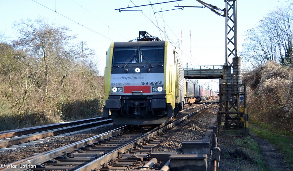 189 909 Wiesbaden-Ost 24 Feb 2014
Siemens / 20735 / 2004
MRCE Dispolok on hire to TXL
