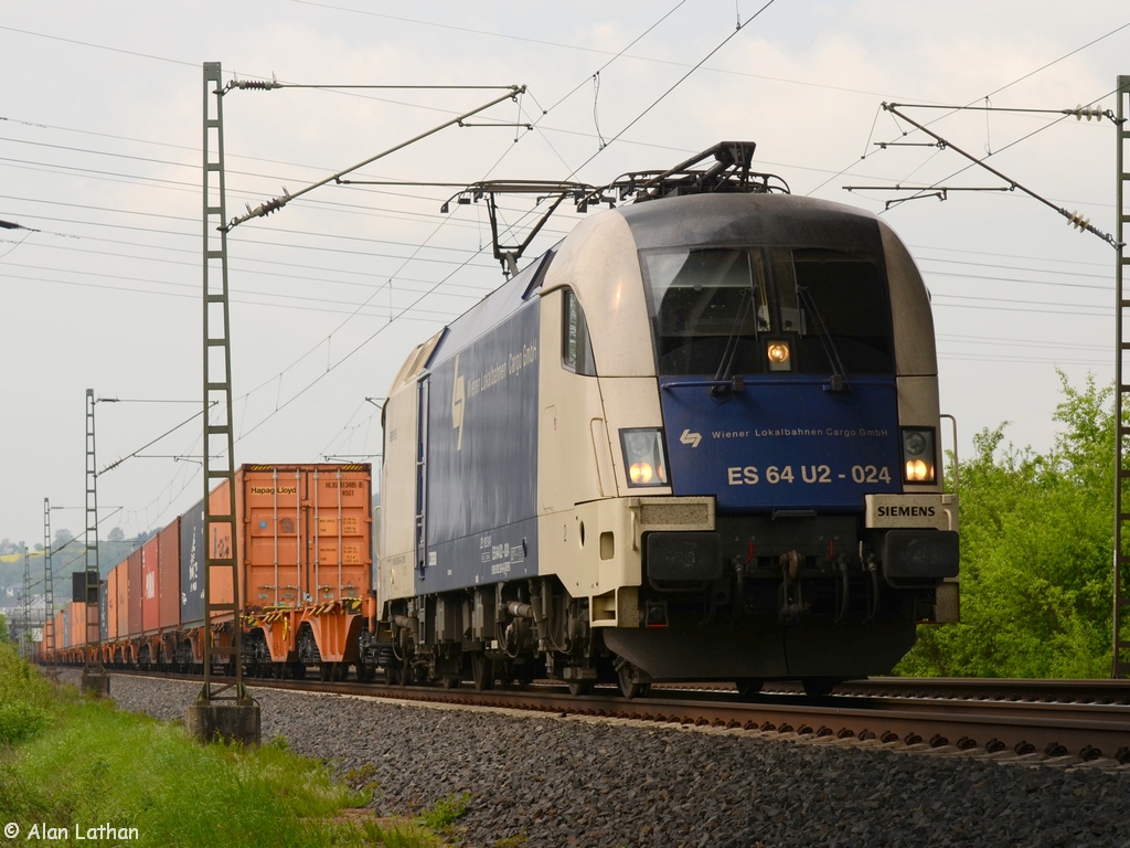 182 524 Hünfeld 29 Apr 2014
MRCE Dispo hired to Wiener Lokalbahn Cargo
