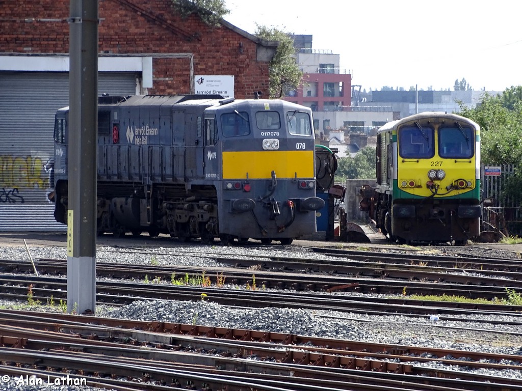 0117078 Dublin Connolly 13 June 2015
with 227 parked to take over the 11:00 Enterprise to Belfast

